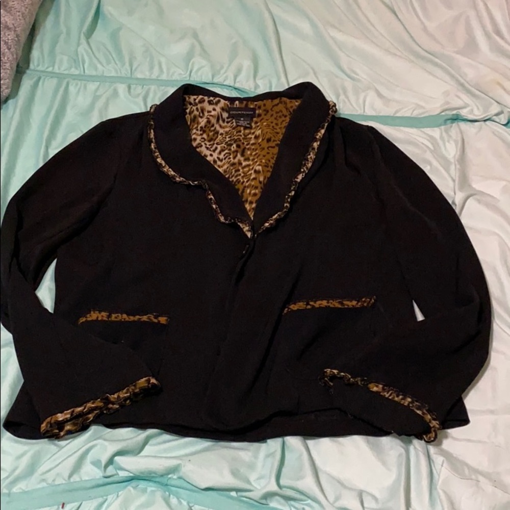 Professional jacket with cheetah print